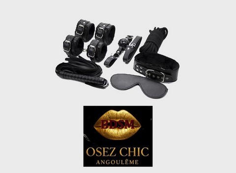 bdsm-coffret-7-pieces-fouet-collier-menottes-masque-laisse-osez-chic-angouleme-charente-sexshop-loveshop-cognac